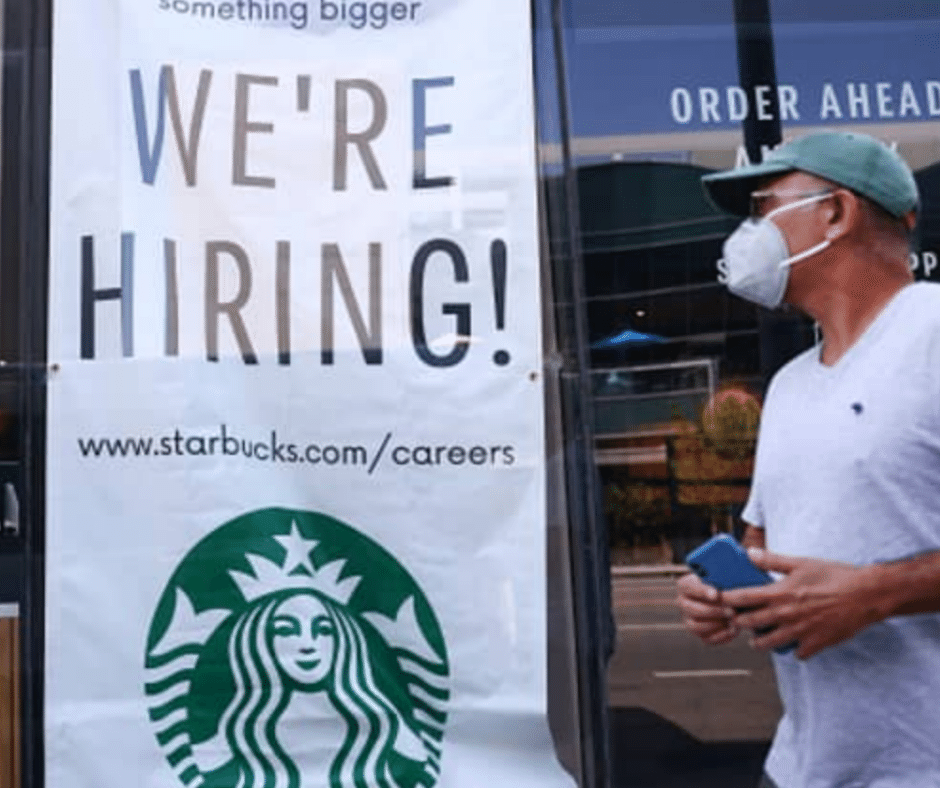 Starbucks aumenta los salarios, alcanzará un mínimo de $ 15 la hora para el próximo verano